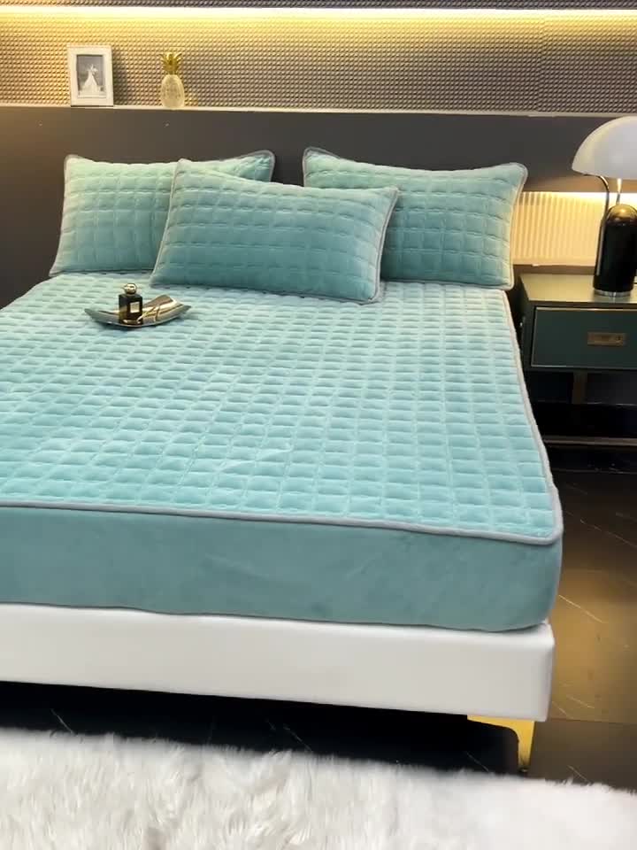 91家纺网 家纺一手货源 找家纺 2025啊雅家居新款单品牛奶绒夹棉床笠 水绿