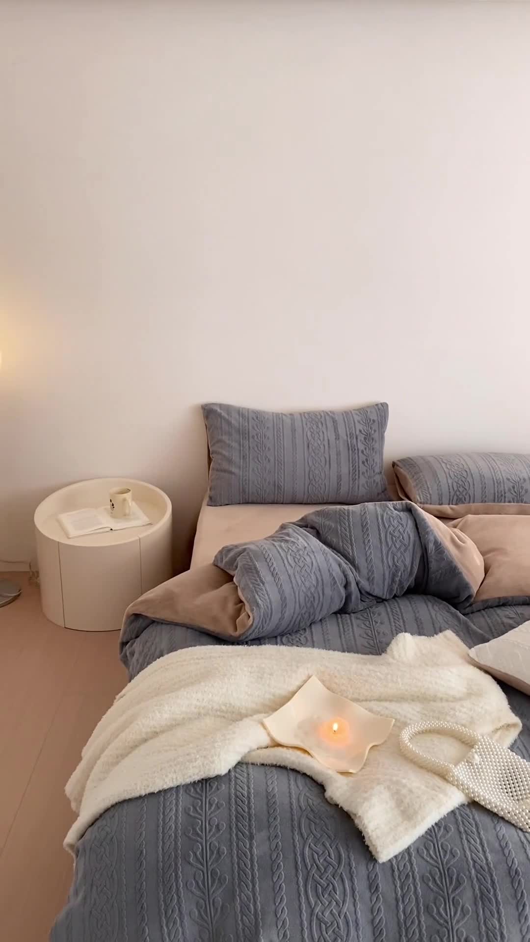 91家纺网 家纺一手货源 找家纺 梦享生活 新款加厚牛奶雕花绒四件套 花枝-灰（普通款）