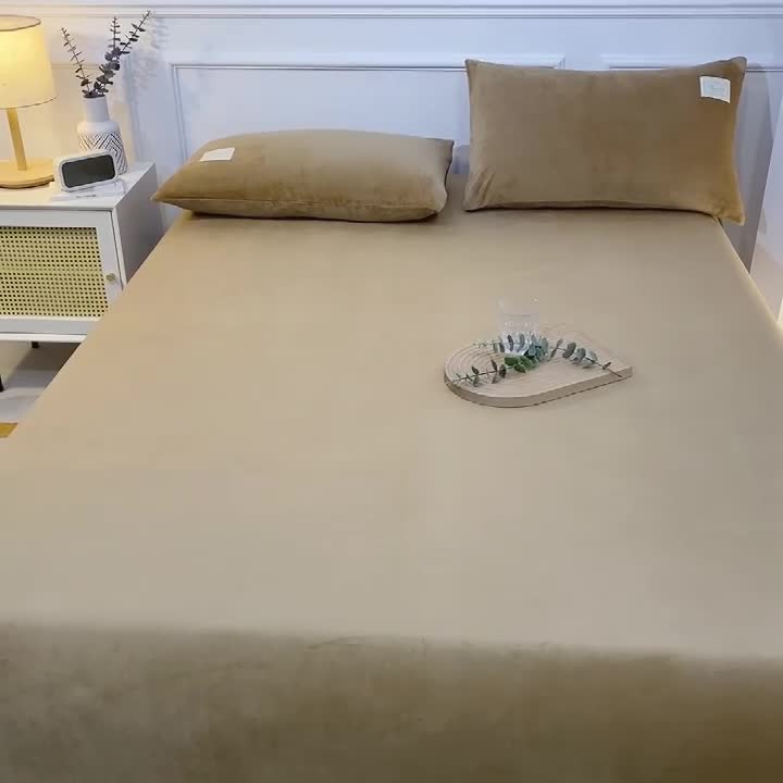 91家纺网 家纺一手货源 找家纺 2025啊雅家居新款牛奶绒全包床笠 咖色