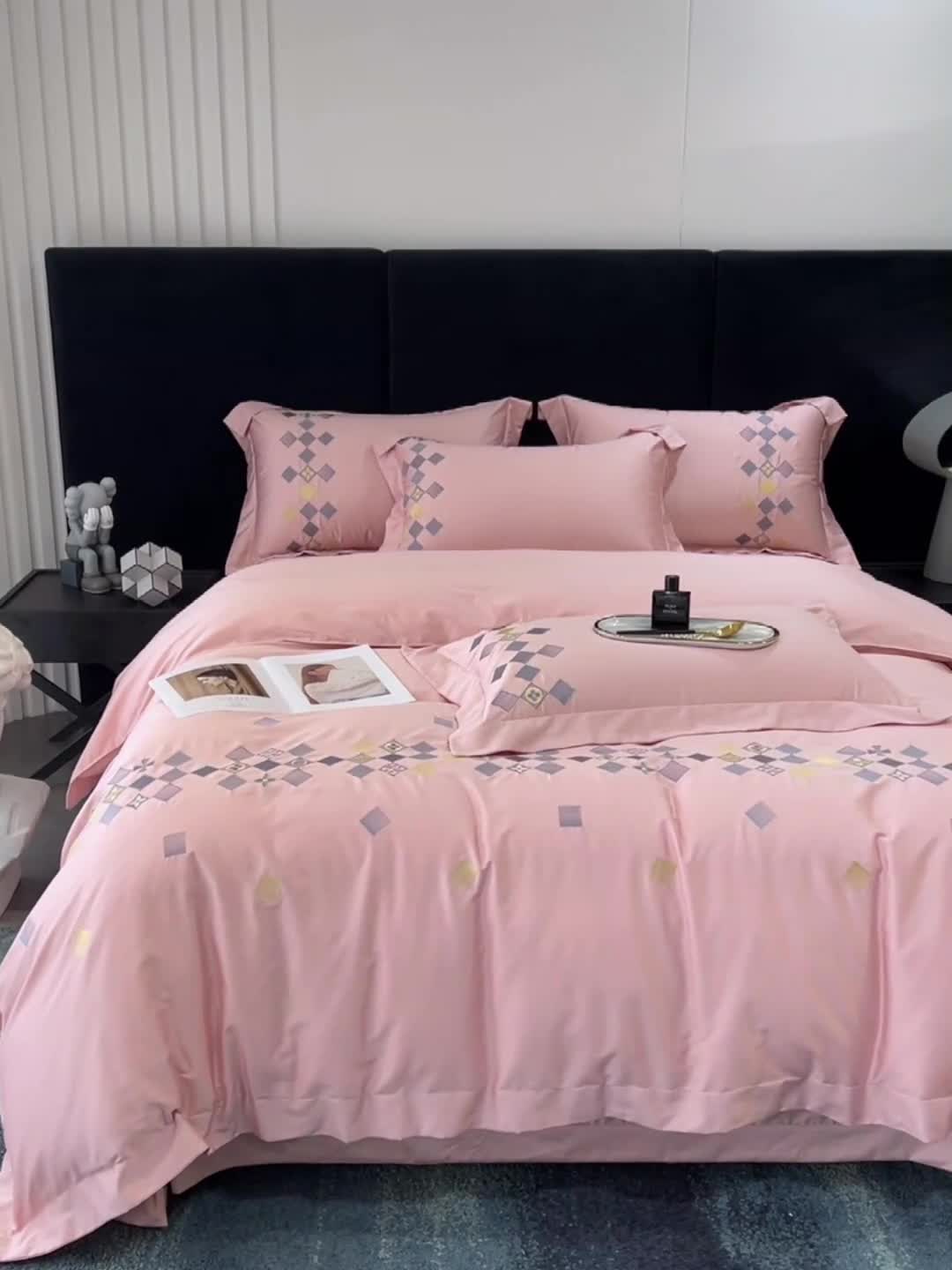 91家纺网 家纺一手货源 找家纺 宅家居 180支阿克苏长绒棉刺绣全棉四件套-芙尼系列 樱花粉