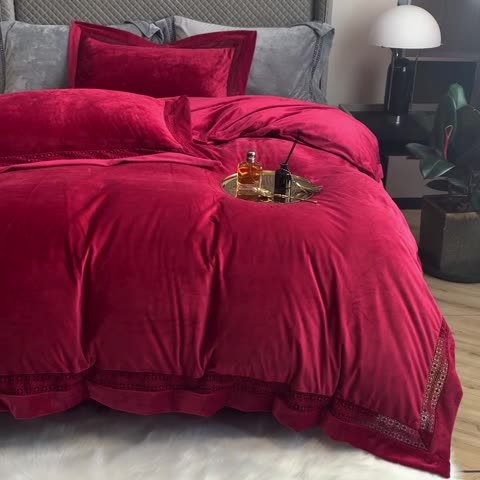 91家纺网 家纺一手货源 找家纺 榻尚 新款新款婴儿绒牛奶绒纯色镂空高端绒四件套 嫣酒红