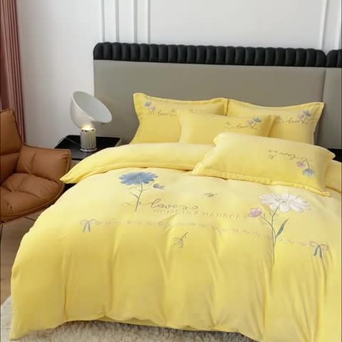 91家纺网 家纺一手货源 找家纺 靓生活 2022新款纯色牛奶绒绣花小清新床裙四件套-初遇 奶油黄