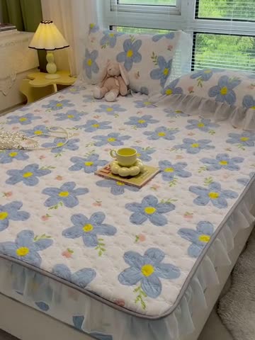 91家纺网 家纺一手货源 找家纺 安哆啦 2022新款绗缝加厚磨毛夹棉花边牛奶绒床笠 花园里