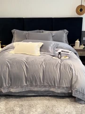 91家纺网 家纺一手货源 找家纺 榻尚 2023新款婴肤绒镂空工艺四件套-柔梦系列 时尚灰