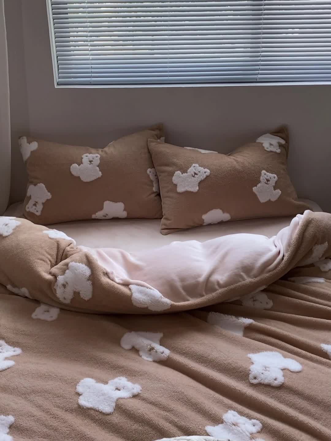 91家纺网 家纺一手货源 找家纺 棉眠 2022新款牛奶绒四件套冬日熊熊系列 冬日熊-咖