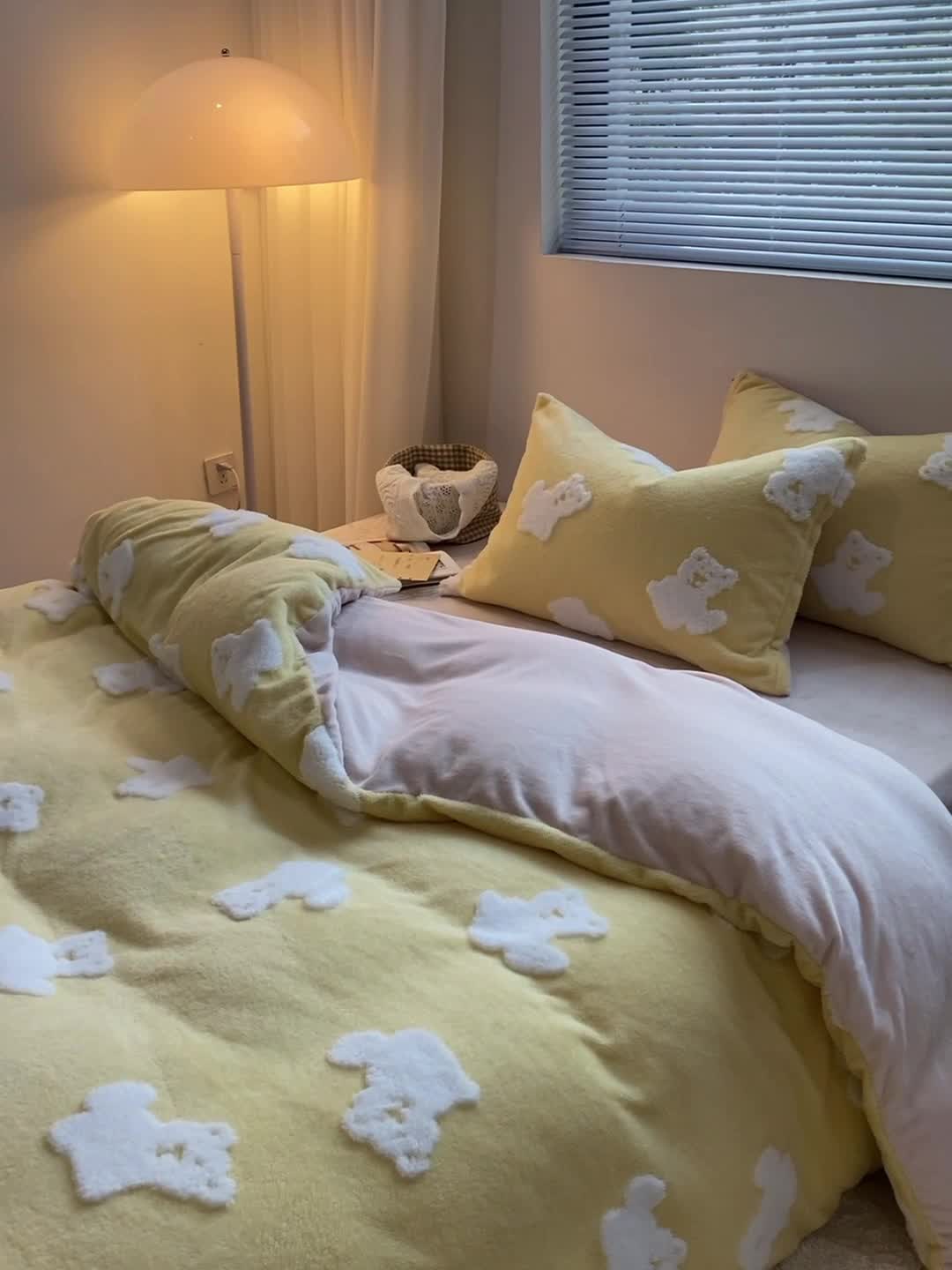 91家纺网 家纺一手货源 找家纺 棉眠 2022新款牛奶绒四件套冬日熊熊系列 冬日熊-黄