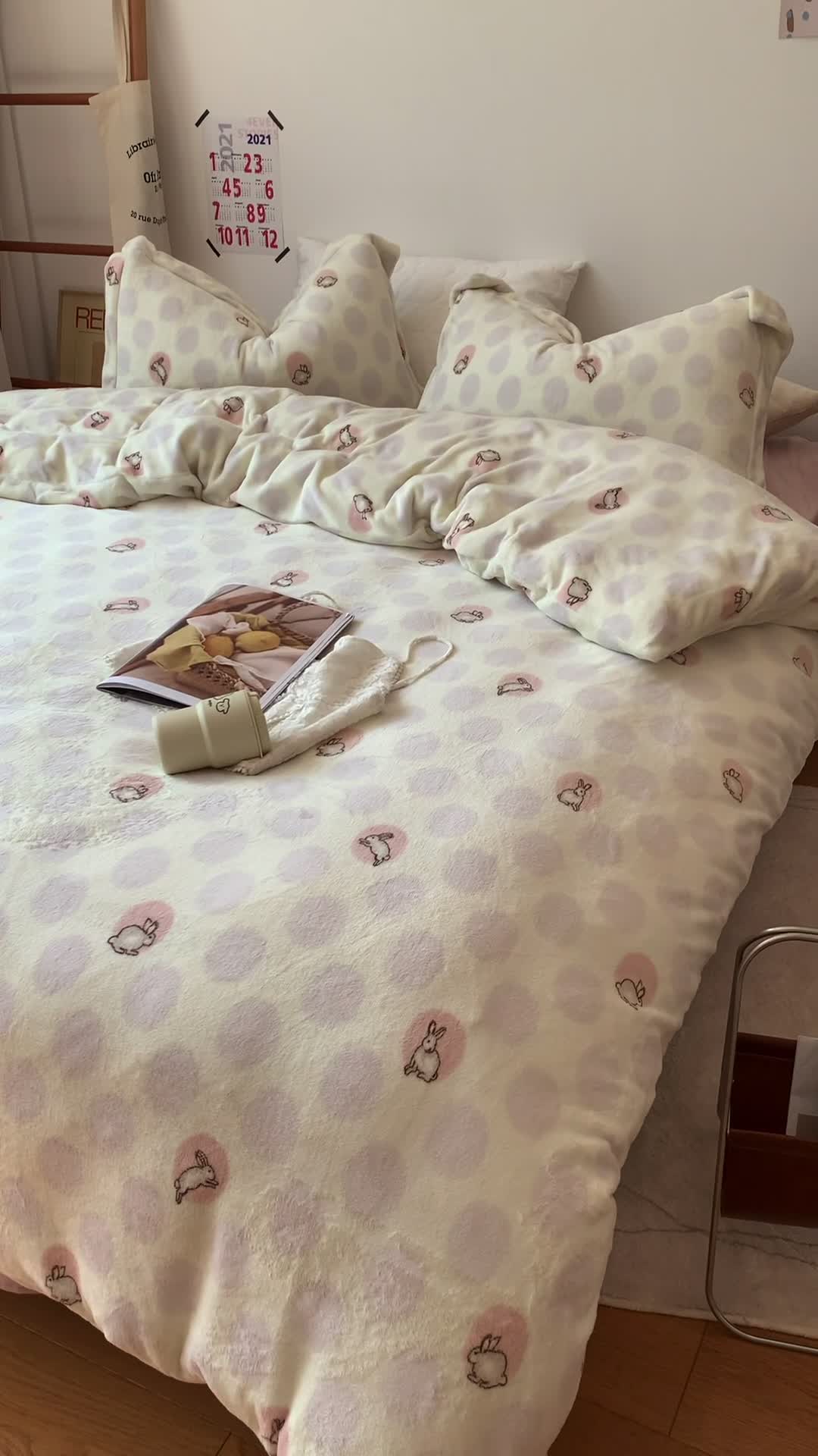 91家纺网 家纺一手货源 找家纺 时年 2022新款全消光牛奶绒印花四件套 萌萌兔