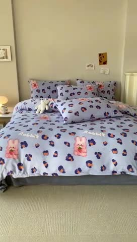 91家纺网 家纺一手货源 找家纺 棉眠 2022新款卡通牛奶绒四件套 草莓兔