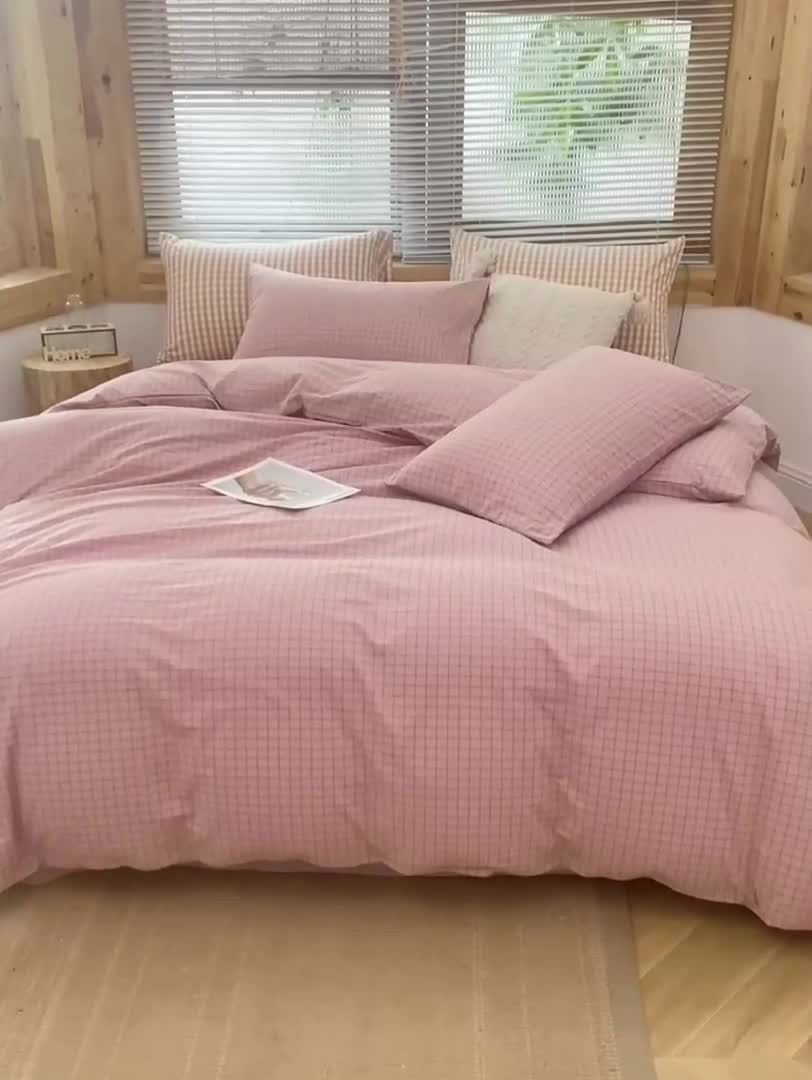 91家纺网 家纺一手货源 找家纺 柠萌家居 2022新款全棉色织水洗棉无印风四件套 小粉格