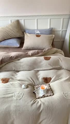 91家纺网 家纺一手货源 找家纺 时年 2022新款牛奶绒毛巾绣四件套 熊崽崽