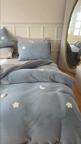 91家纺网 家纺一手货源 找家纺 时年 2022新款牛奶绒毛巾绣四件套 幻梦星空-蓝