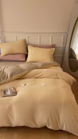 91家纺网 家纺一手货源 找家纺 时年 2022新款牛奶绒毛巾绣四件套 幻梦星空-黄