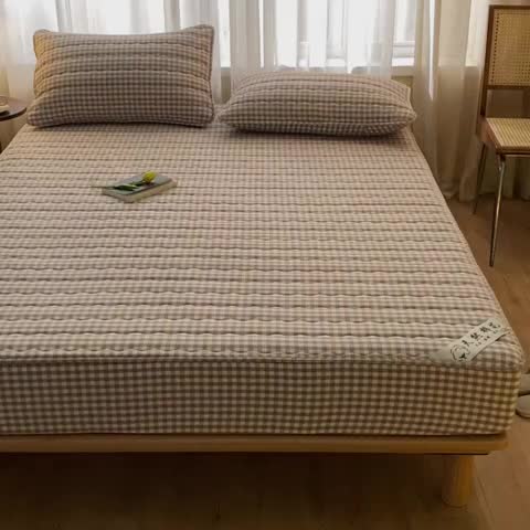 91家纺网 家纺一手货源 找家纺 雪云美新款A类新疆棉花床笠 全棉水洗棉夹棉床笠单件  咖小格