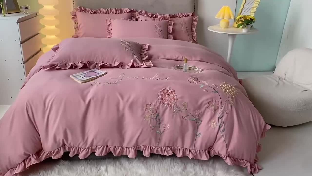 91家纺网 家纺一手货源 找家纺 富盛 2024新款水洗亲肤棉刺绣四件套公主风四件套 幸运花—豆沙