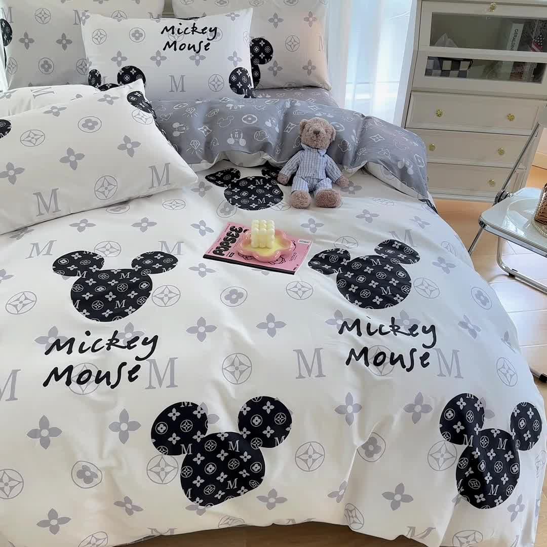 91家纺网 家纺一手货源 找家纺 星巴k家纺 2023全棉13372花卉印花简约四件套米奇