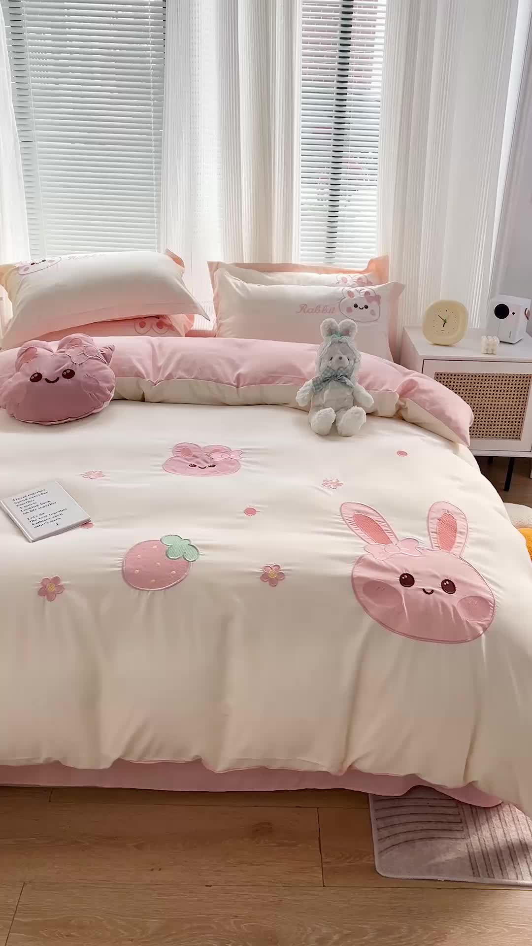 91家纺网 家纺一手货源 找家纺 娜娜 2023新款加密水洗棉刺绣四件套-萌萌兔 萌萌兔-奶昔白