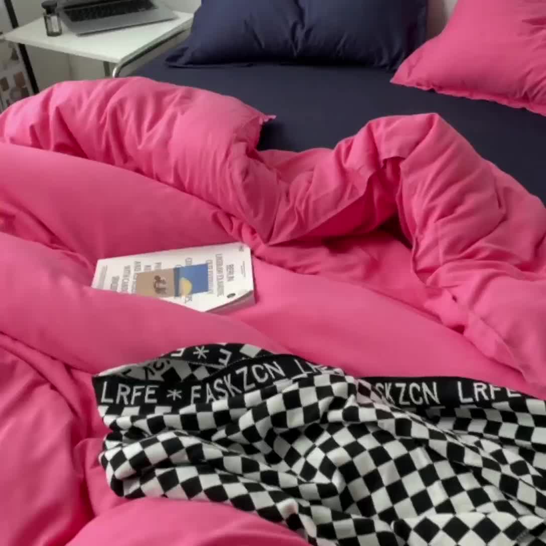 91家纺网 家纺一手货源 找家纺 贝拉梦 2023款亲肤棉纯色拼色治 愈系四件套 树莓红+深空蓝