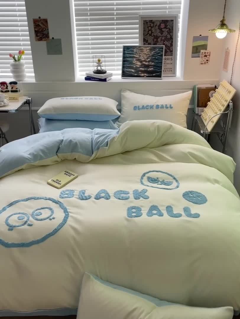 91家纺网 家纺一手货源 找家纺 眠帛家纺 2023新款水洗棉毛巾绣四件套煤球系列 煤球天空蓝