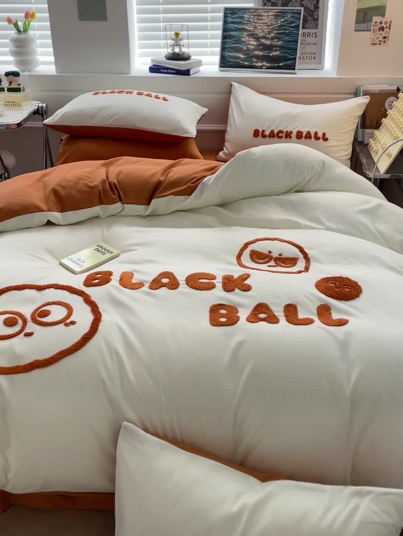 91家纺网 家纺一手货源 找家纺 眠帛家纺 2023新款水洗棉毛巾绣四件套煤球系列 煤球焦糖