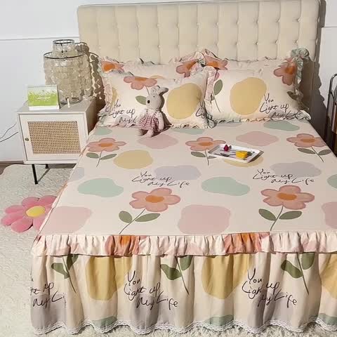 91家纺网 家纺一手货源 找家纺 美达 2025全棉蕾丝小花边夹棉床裙 悠若花园