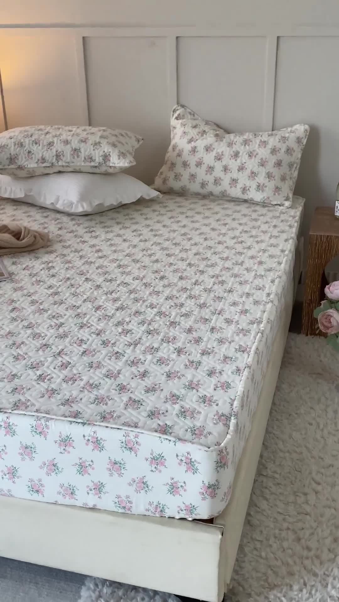 91家纺网 家纺一手货源 找家纺 忘忧草 2023新款全棉夹棉床笠纯棉印花小清新花卉系列 少女心