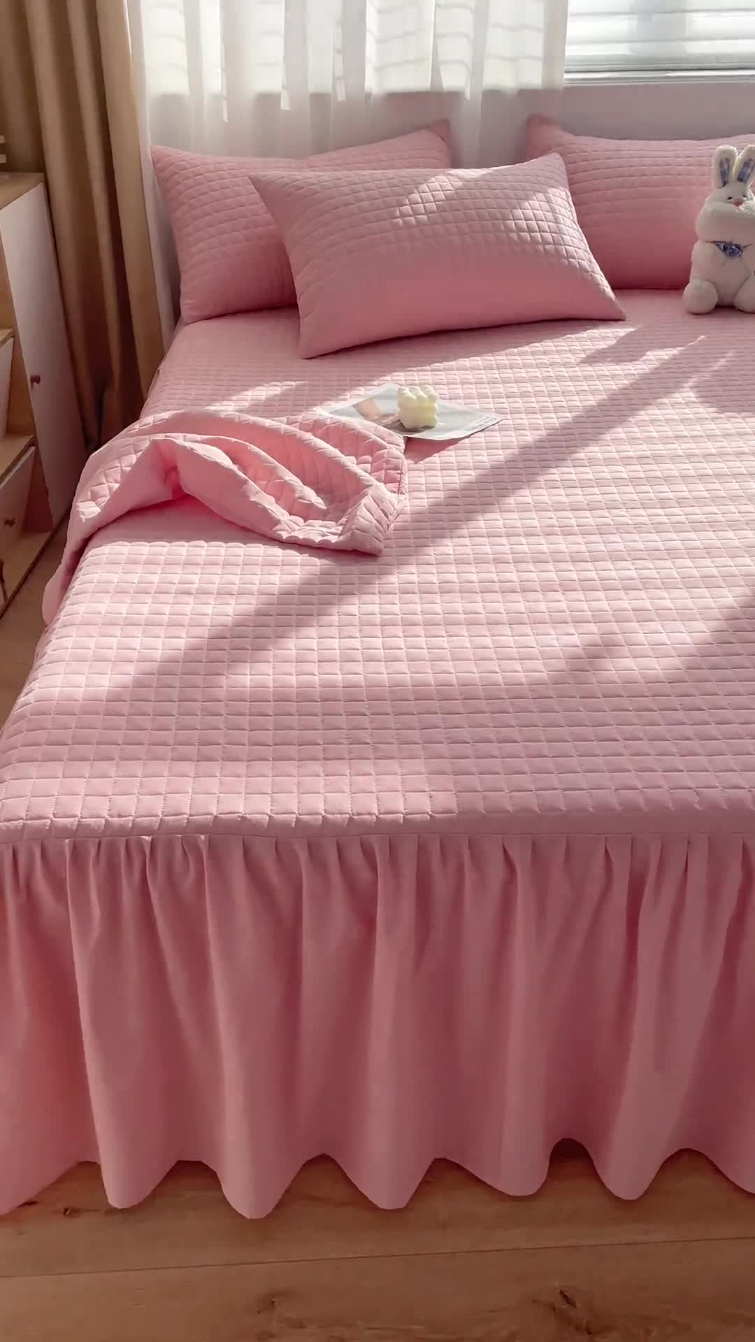 91家纺网 家纺一手货源 找家纺 忘忧草 2023新款全棉色织水洗棉床裙纯棉夹棉加厚纯色无印 格韵-粉玉