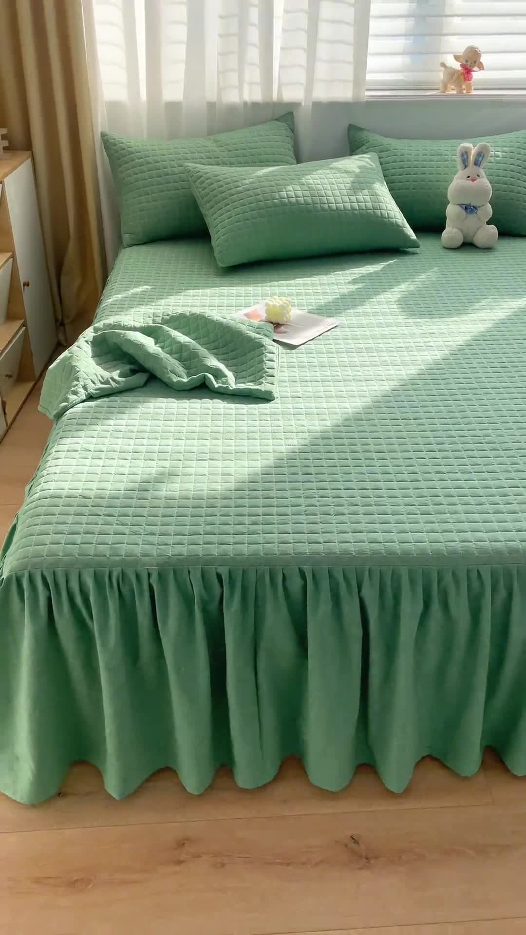 91家纺网 家纺一手货源 找家纺 忘忧草 2023新款全棉色织水洗棉床裙纯棉夹棉加厚纯色无印 格韵-豆绿