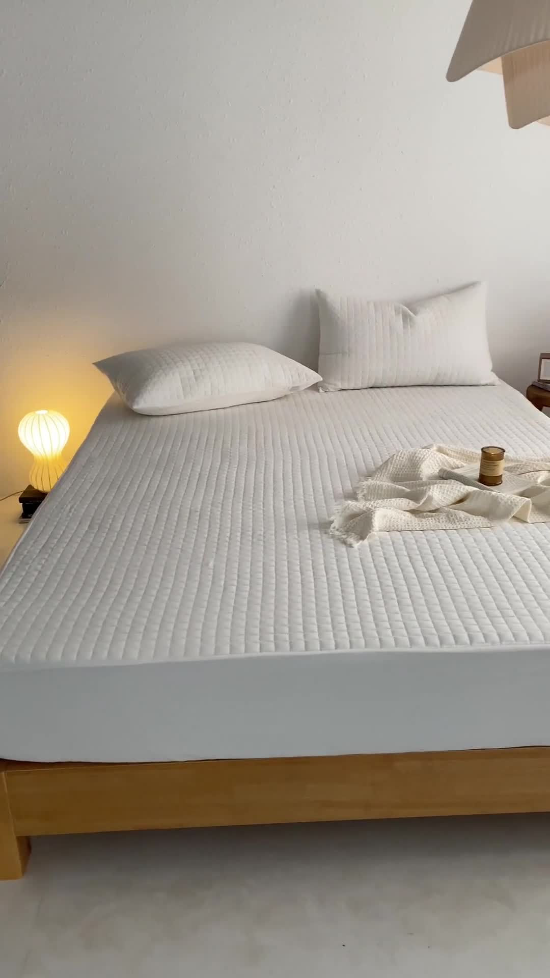 91家纺网 家纺一手货源 找家纺 忘忧草 2023新款全棉色织水洗棉夹棉床笠纯棉无印风格纯色 格韵-雅白