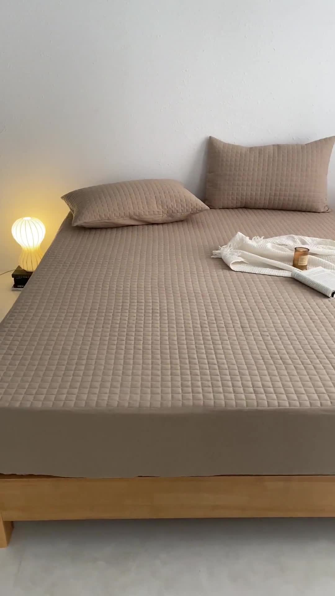 91家纺网 家纺一手货源 找家纺 忘忧草 2023新款全棉色织水洗棉夹棉床笠纯棉无印风格纯色 格韵-卡其