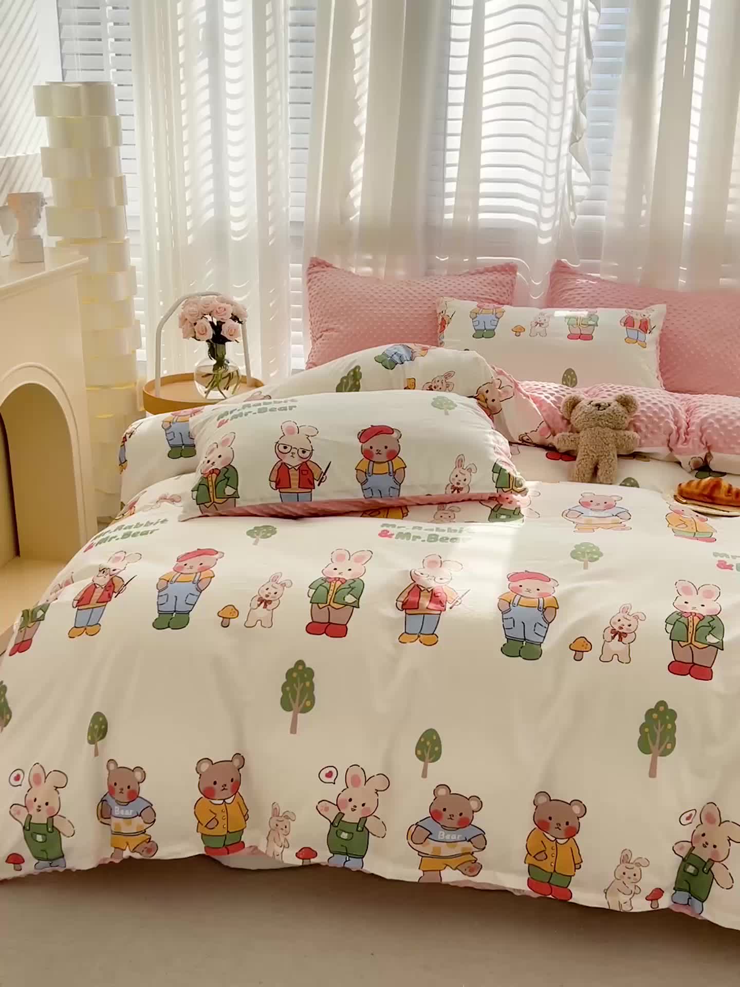 91家纺网 家纺一手货源 找家纺 梦家居 2023新款全棉加安抚豆豆绒被套两件套三件套 熊兔乐园