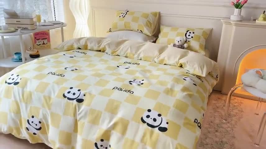 91家纺网 家纺一手货源 找家纺 金丝鸟家纺 2023新款舒适柔软双版全棉斜纹四季可用四件套 宝宝熊黄