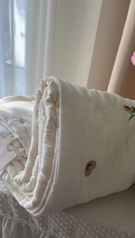 91家纺网 家纺一手货源 找家纺 木楌 2024新款双层皱皱纱刺绣款夏被 幸运熊