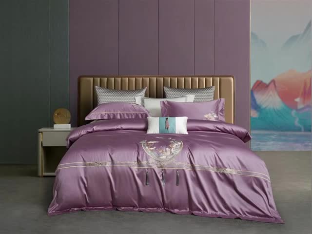 91家纺网 家纺一手货源 找家纺 爱情故事 2025新款居家140支轻奢贡缎长绒棉刺绣四件套 余生-深紫