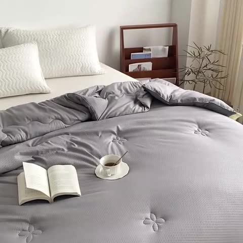 91家纺网 家纺一手货源 找家纺 爱宝被业 2025新款原棉泡泡纱被被子被芯系列 灰