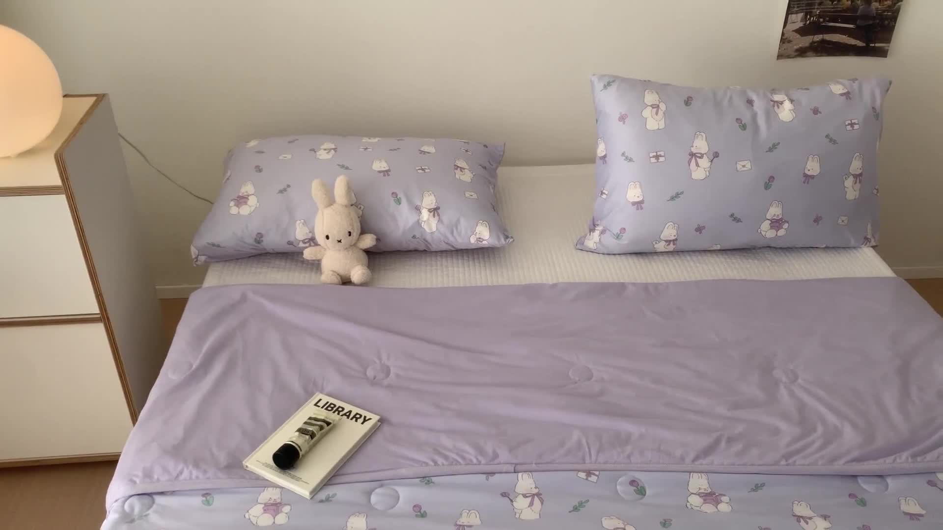 91家纺网 家纺一手货源 找家纺 星期八 2023新款针织棉卡通夏被被子被芯 萌兔紫