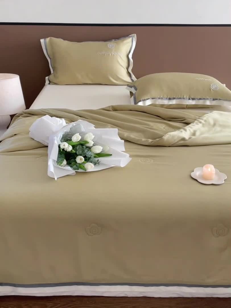 91家纺网 家纺一手货源 找家纺 汇庭 2023新款大豆蛋白纤维山茶花夏被 亚麻青