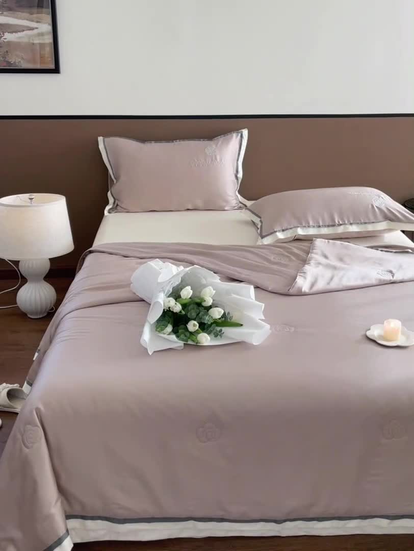 91家纺网 家纺一手货源 找家纺 汇庭 2023新款大豆蛋白纤维山茶花夏被 香槟金