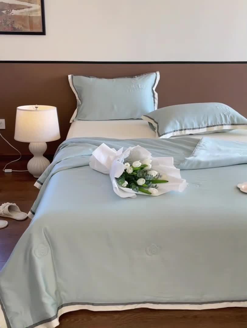 91家纺网 家纺一手货源 找家纺 汇庭 2023新款大豆蛋白纤维山茶花夏被 青春蓝