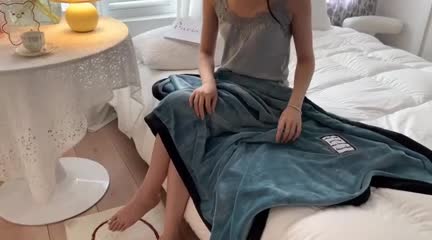 91家纺网 家纺一手货源 找家纺 苏木年华 2023新款加厚法兰绒牛奶绒午睡毯办公室用毯 宝石蓝