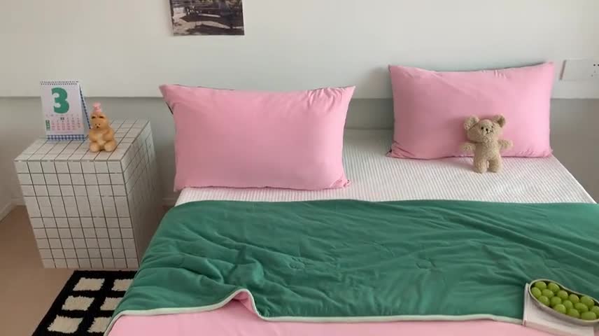 91家纺网 家纺一手货源 找家纺 星期八 2023马卡龙针织棉大豆夏被 桃粉深绿