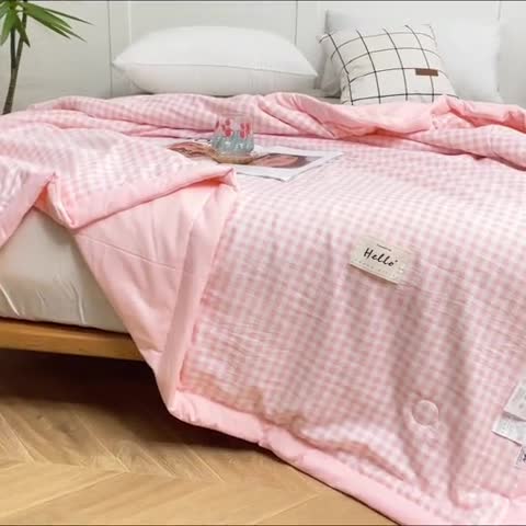 91家纺网 家纺一手货源 找家纺 森林人 2023新款A类无印风水洗棉大豆夏被 粉小格