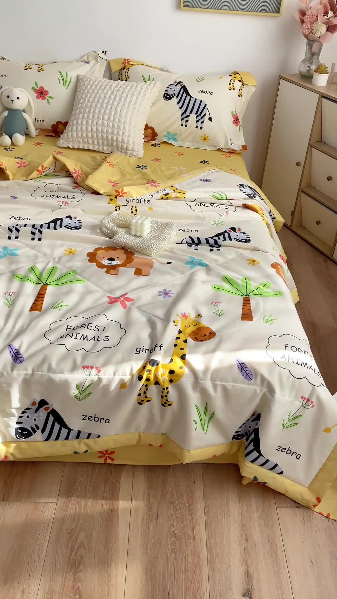 91家纺网 家纺一手货源 找家纺 仟网汇  2023新款全棉新疆棉花夏凉被 欢乐谷