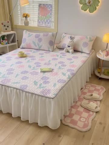 91家纺网 家纺一手货源 找家纺 金爱家 2023新款凉感丝乳胶软凉席床裙款三件套 郁金香