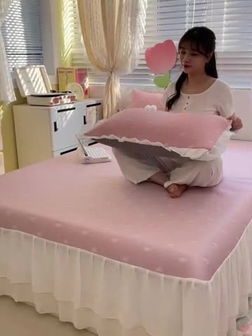 91家纺网 家纺一手货源 找家纺 川悦生活2023新款雪纺极速凉感凉豆豆床裙凉席三件套 贝昔-萝莉粉