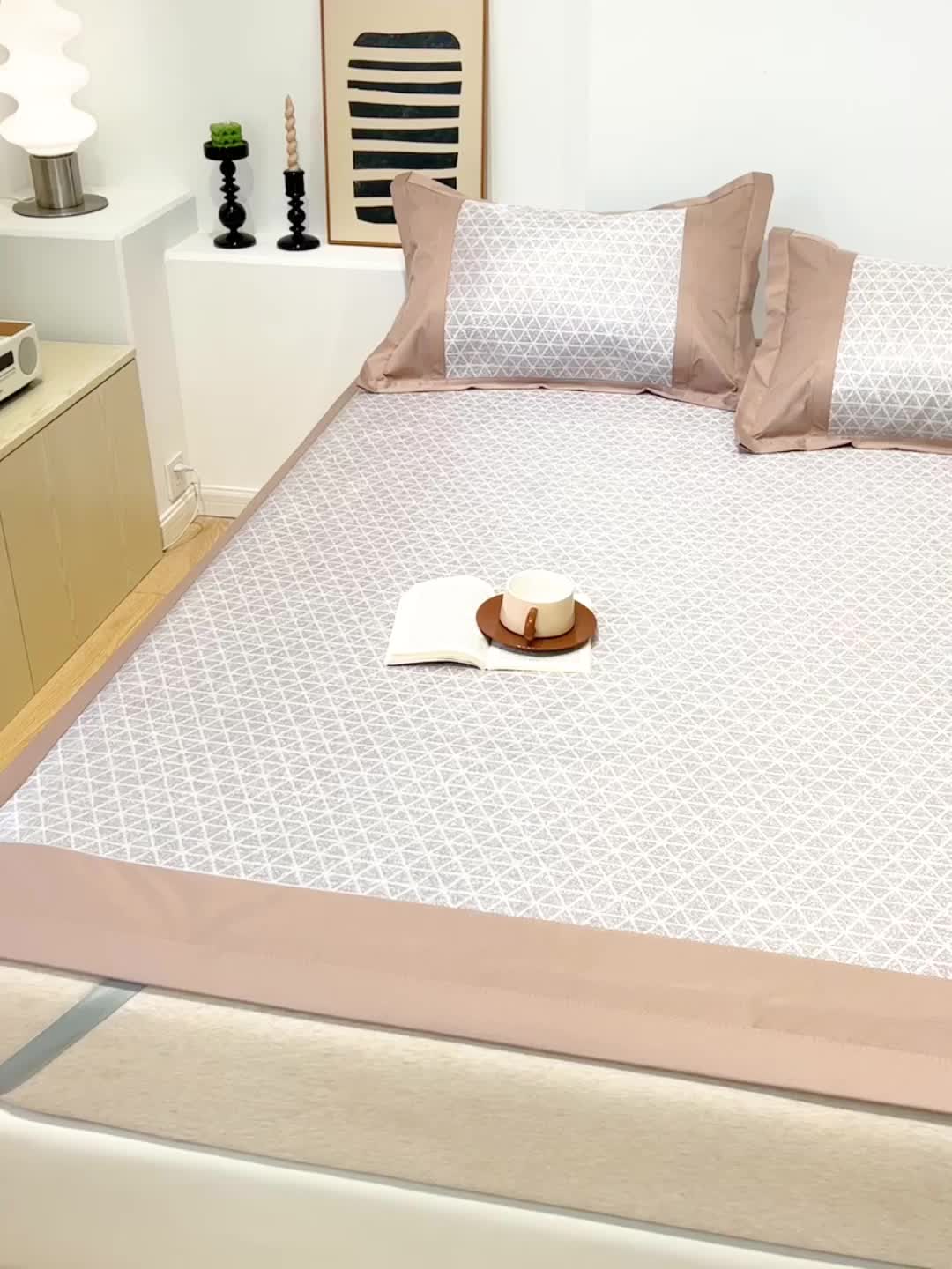 91家纺网 家纺一手货源 找家纺 2023澳梵植物抗菌冰丝凉席三件套软席 蹲蹲熊