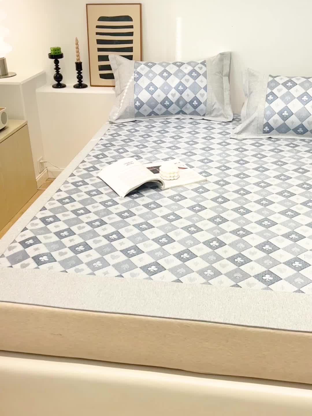 91家纺网 家纺一手货源 找家纺 2023澳梵植物抗菌冰丝凉席三件套软席 方格-灰色