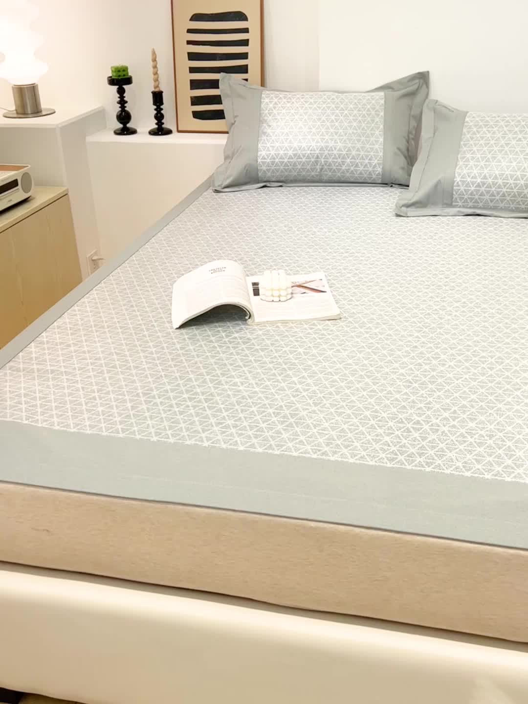 91家纺网 家纺一手货源 找家纺 2023澳梵植物抗菌冰丝凉席三件套软席 简约-咖啡