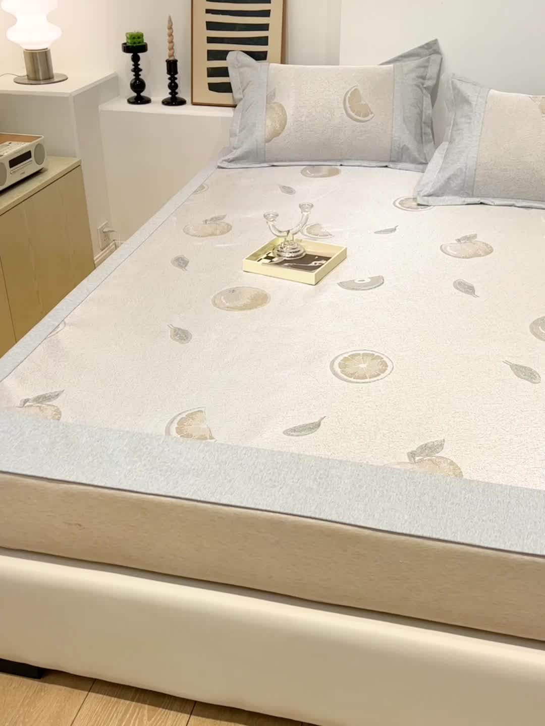 91家纺网 家纺一手货源 找家纺 2023澳梵植物抗菌冰丝凉席三件套软席 棋盘-红棕