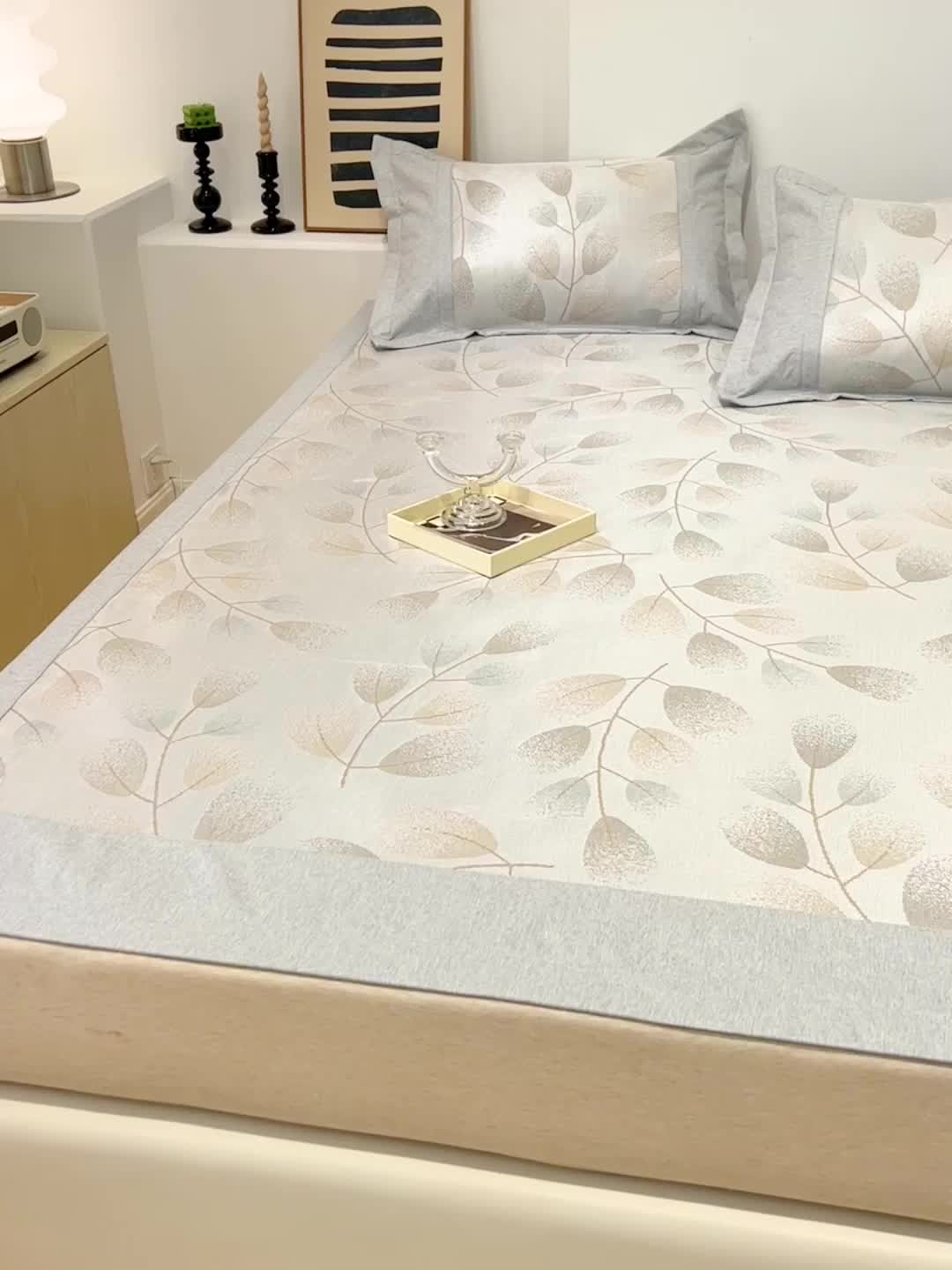 91家纺网 家纺一手货源 找家纺 2023澳梵植物抗菌冰丝凉席三件套软席 米格-卡其