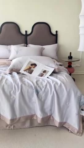 91家纺网 家纺一手货源 找家纺 2023新款印花天丝夏被四件套 暮雨